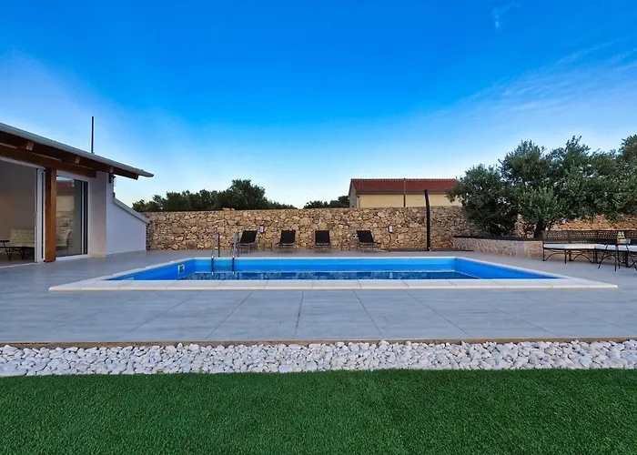 Villa 195