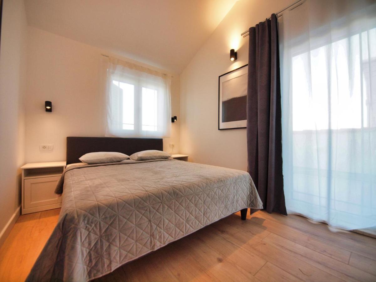 195 Villa *